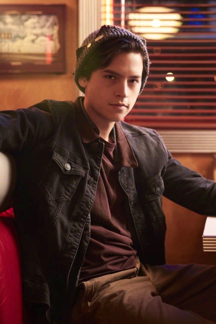 giugrrt's tweet photo. Nessuno: guardo @CW_Riverdale per la trama
La trama: https://t.co/GMEFjKTXl3