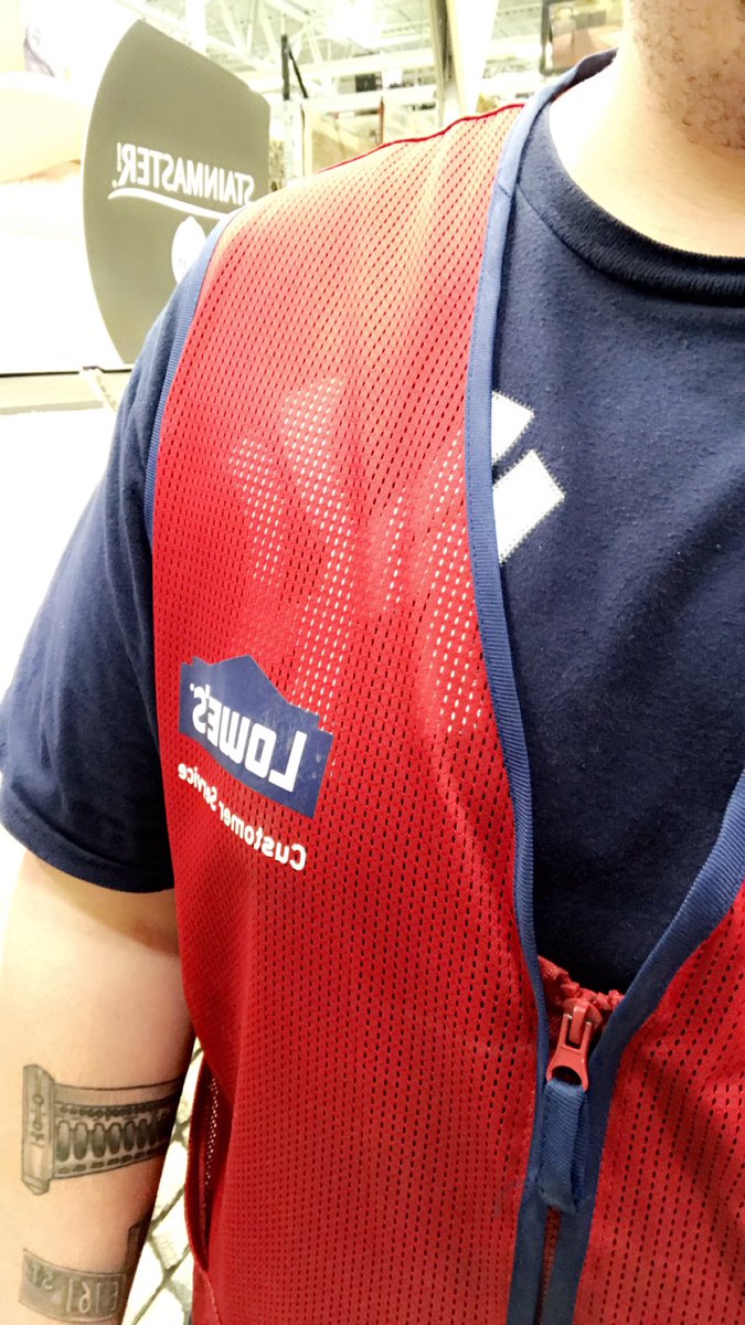 NYSports925's tweet image. Had to absolutely wear my Aaron Judge t shirt to work today @TheJudge44 !  #essentialretail