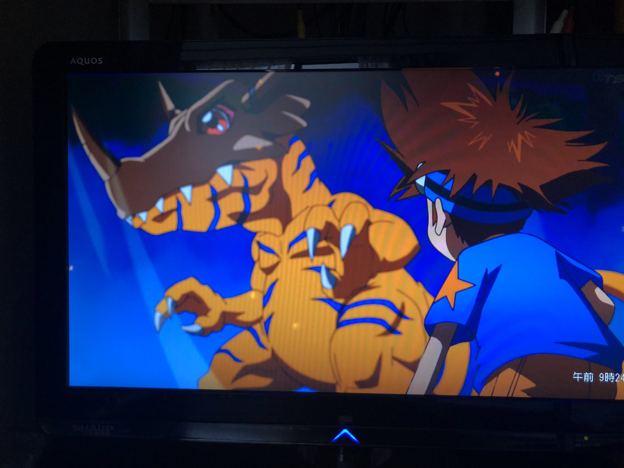 鵺 Nue デジモン大好き デジモンアドベンチャー グレイモンに進化した Brave Heartは流れんにしても 進化曲欲しかったなぁ 進化の感動が 伝わらないのが残念 デジモンアドベンチャー デジモン Digimon デジヴァイス T Co M74gvx1wnd