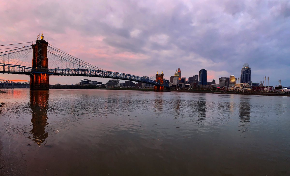BrandonSaho's tweet photo. Hey Cincinnati, you’re still beautiful. https://t.co/kszayU8HUe