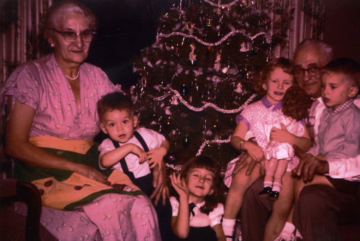 DefabisF's tweet photo. This is the very first tweet from the new DeFabis Family Twitter page.  We'll try to post at least one new picture a day and would love to have family and friends comment and post pictures of their own in replies.  ANDIAMO! https://t.co/RedXXrsO2v
