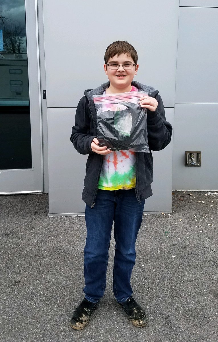 NBagley71's tweet photo. Dropping off face shields! #3DFaceShields @budmenind https://t.co/u8svGBr0LR