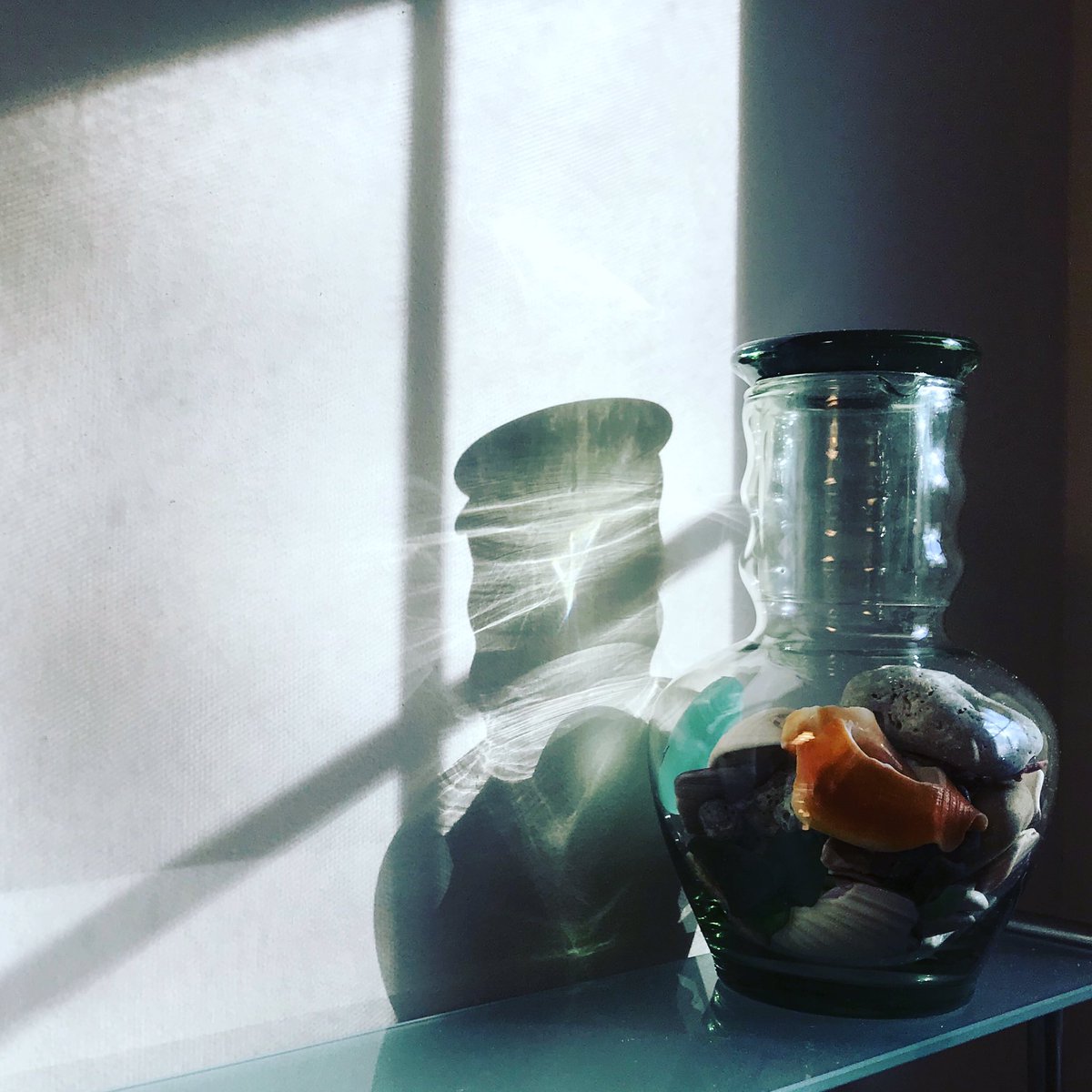 sue_kirvan's tweet image. Let the light in ☀️
#lighteffects #lightreflections #lightandshadow
