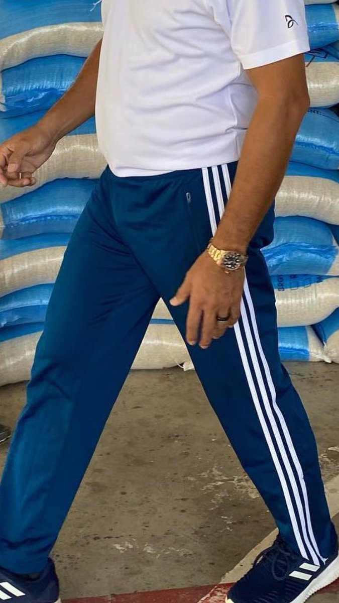 ako_tambok's tweet photo. Sarap ni Papa Richard Gomez π naka umbok talaga! halatang halata eh β€οΈπ #hotdad #yummydad #idolkoto #umbok https://t.co/F7zcwQxu2u