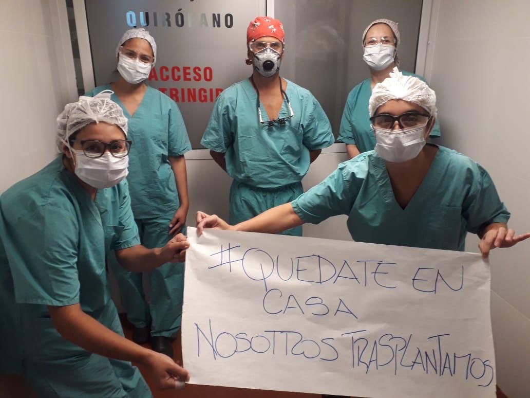 gmontenegro_ok's tweet photo. Esta semana se realizó el primer trasplante en el país en pleno aislamiento y fue en nuestra ciudad. Quiero felicitar a Diego Fernández y a todo su equipo por el compromiso y el esfuerzo que están haciendo en este momento tan particular. https://t.co/3Ko2paCmWN