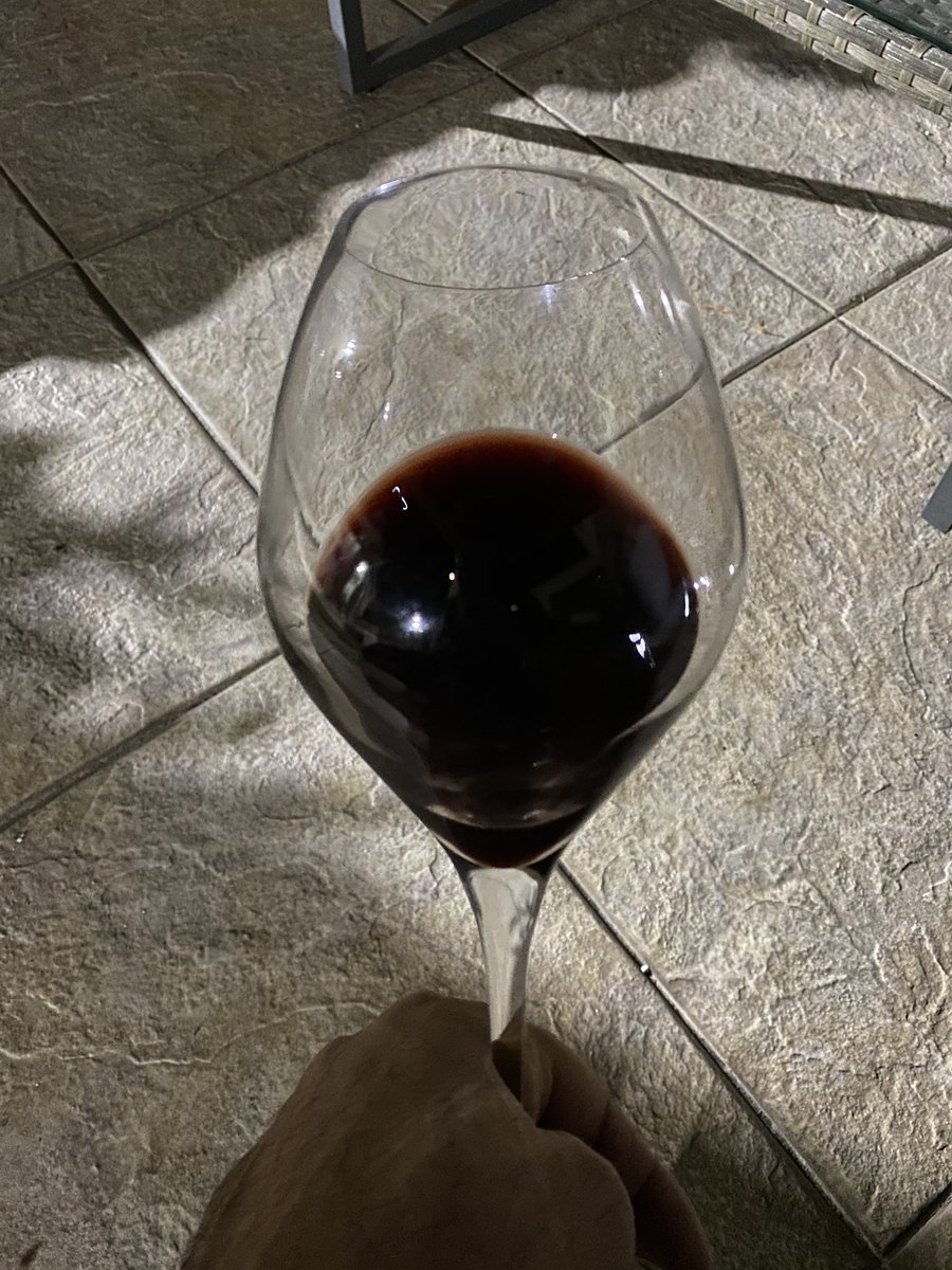 Estebanfinishes's tweet photo. Sábado de #Merlot #Merlove @soldadosmerlot que belleza, el corcho fallo pero el vino esta increíble https://t.co/LXWHwyQuzc