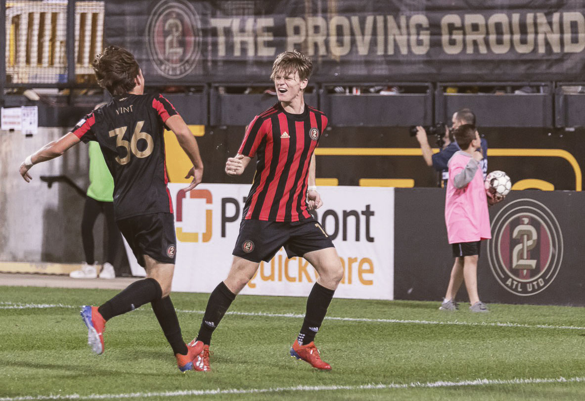 atlutd2's tweet image. KIT GIVEAWAY!

RT &amp;amp; follow for a chance to win a @jacksonconway36 signed kit 🔥