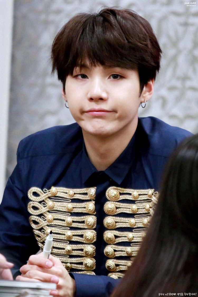 day 97: i want to boop yoongi’s button nose