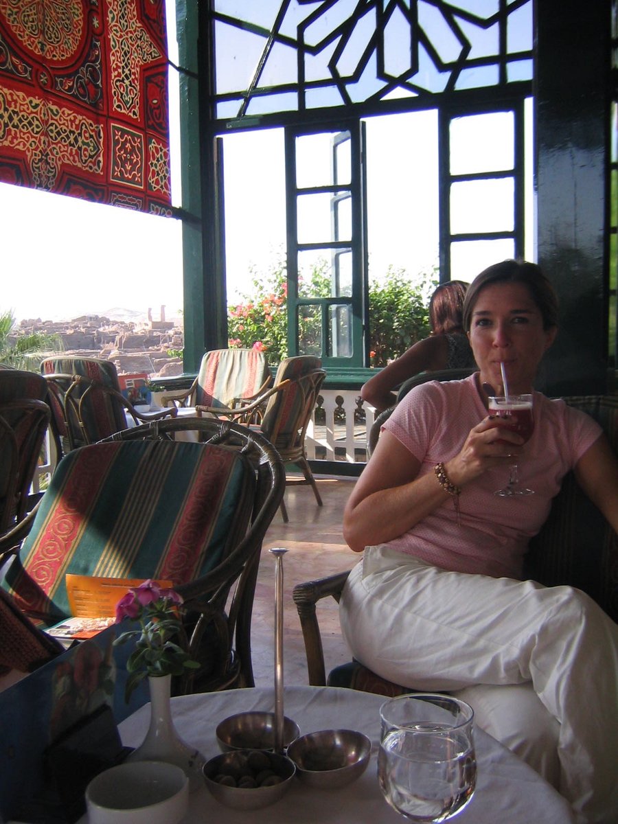 alicci's tweet photo. Dreaming of my trip to Egypt back in 2004 #egypt  #carefree #happy #traveling #luxor #pomegranate #ificanturnbacktime https://t.co/9yjRul6pgo