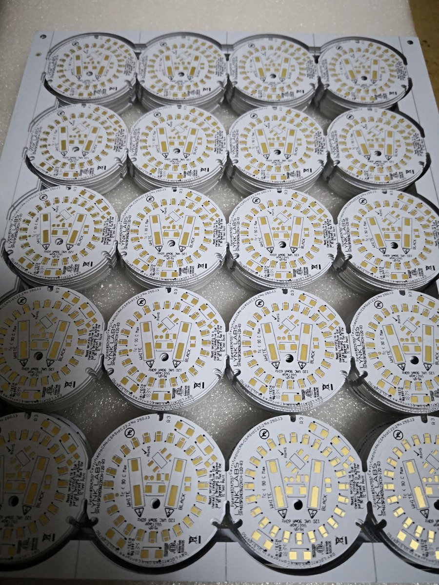 atechcircuit's tweet photo. A-TECH manufacture Aluminum PCB with different copper thickness requirements, the copper thickness can be from 0.5oz, 1oz, 2oz, 3oz, 4oz, 5oz up to 6oz, we can also fabricate different copper thickness with different thermal conductivity. https://t.co/DbZaBdKPCO #AluminumPCB https://t.co/4KccgPoTVR