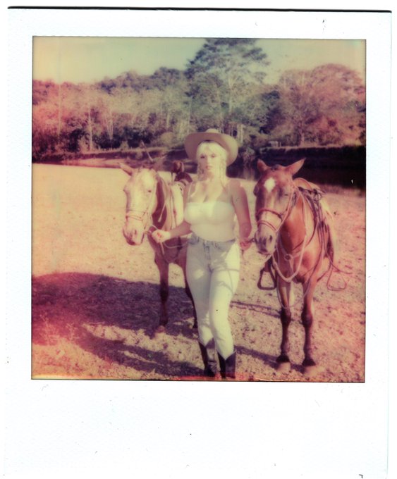 polaroids from costa rica🦋 https://t.co/oUqVF4s9wm