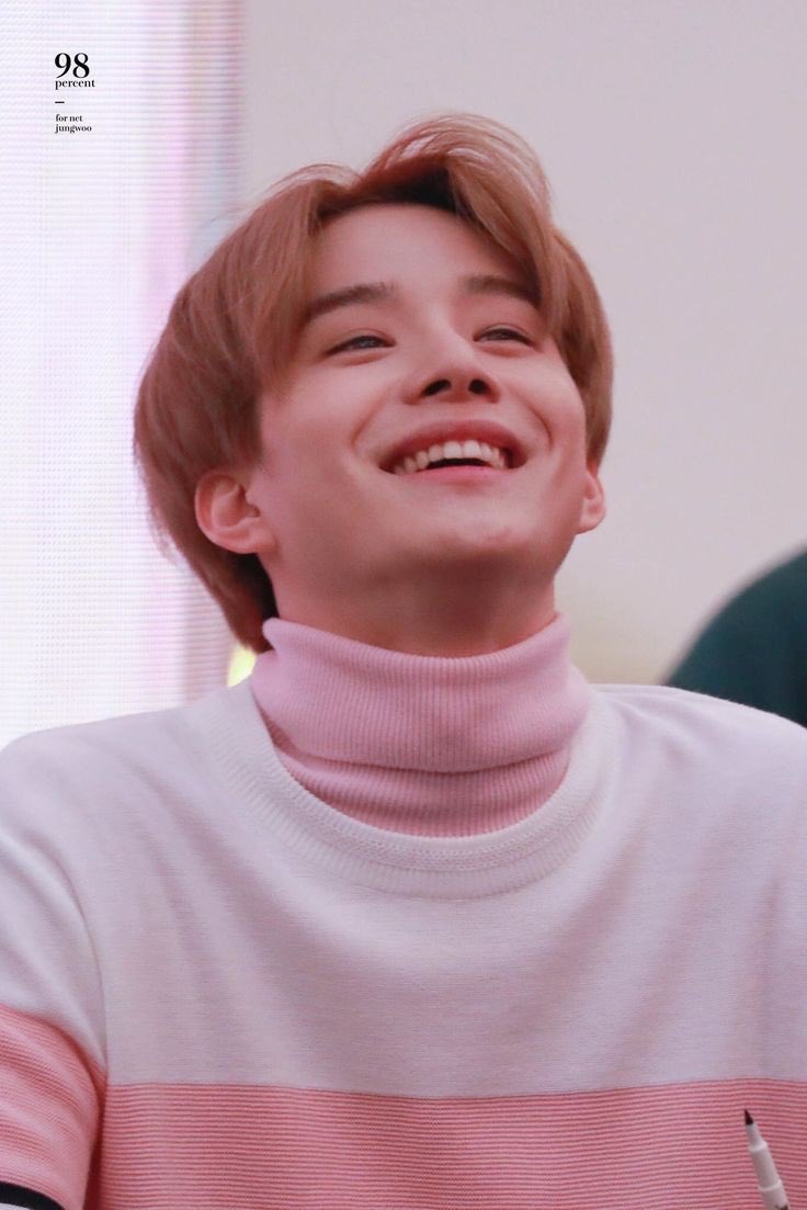 2. jungwoo look at how much his central incisors stick out i have enough energy to power a entire city ohmygod. the contrast between his long central incisors and his shorter outer incisors is absolutely beautiful. teeth are also round and would feel nice to be chewed on by