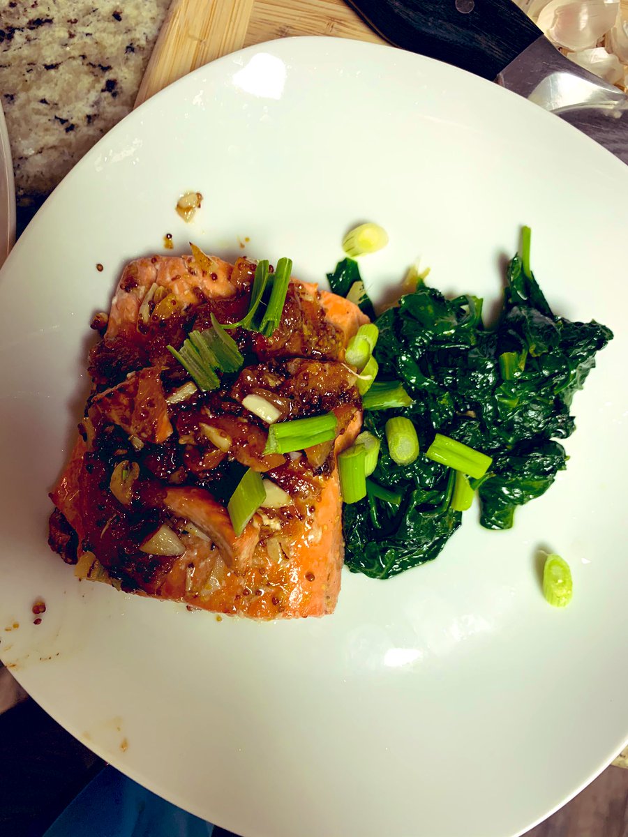 Tonight’s dinner utilized the marmalade I made a few dozen tweets ago, as a glaze for salmon I had in the freezer. It’s a mash up of marmalade, stone ground mustard and soy sauce, spread on the salmon, then 450 for a few min, and finished in a pan. Also ginger spinach.