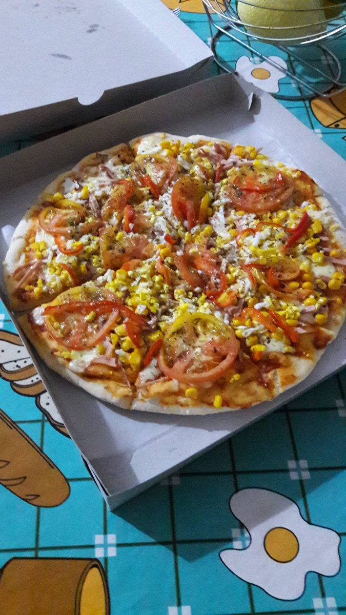 baioni_mara's tweet photo. Pizza hecha por mi primo Rubén!  El mas mejor!  😍 https://t.co/1CjmDujOvQ