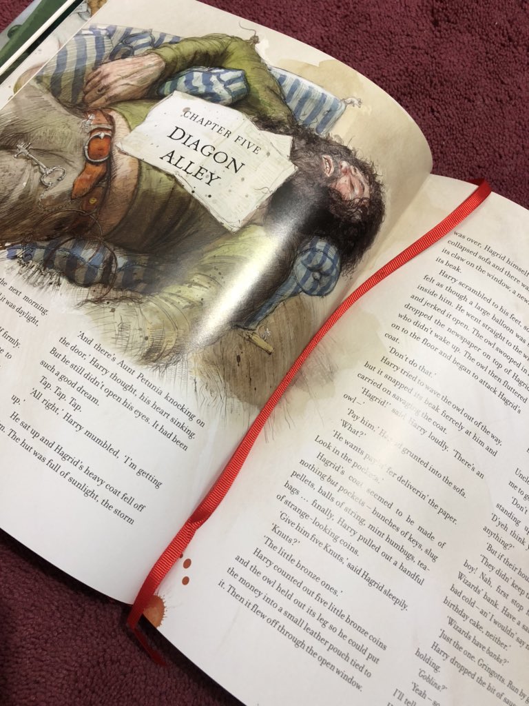 TalonsTeaCast's tweet image. Have you guys seen the illustrations in these Jim Kay Harry Potter books? So awesome! Make sure you read Ch5. Diagon Alley and listen to Ep4 and come join us this Thursday for another episode! buzzsprout.com/934309/3191146… #podcast #harrypotter #hogwarts #slytherin #hp #jkrowling