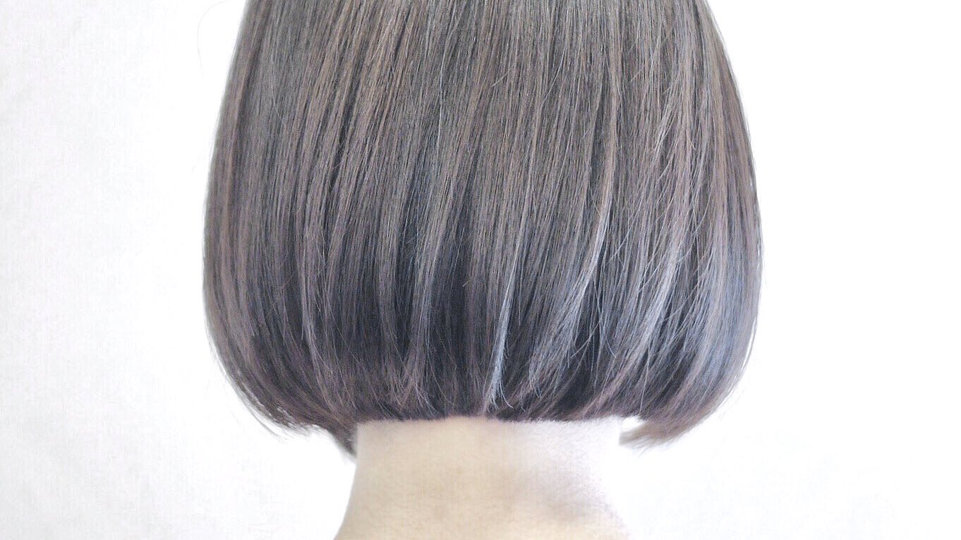 Solo 吉祥寺 美容室 4月5日は ヘアカットの日 明治時代の 散髪脱刀令 により男性は ちょんまげ から ざんぎり頭 に しかし女性の断髪が続出したため女性には 女子の断髪禁止令 が発令 これに反発した女性たちがこの日を ヘアカットの日 として