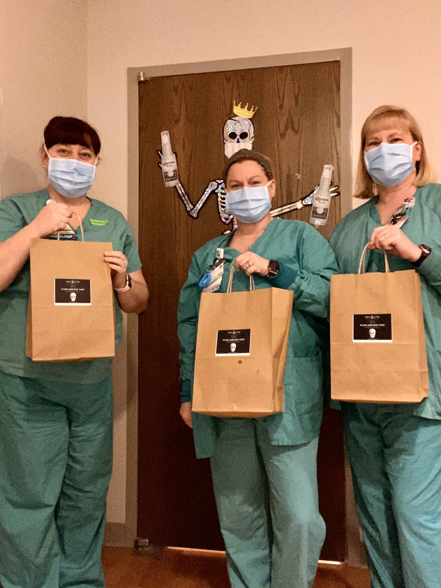 CinciFlag's tweet photo. Big SHOUT OUT to our St. Elizabeth front-liners! Elizabeth Mozea (CT), Tracey Boots (CT) and Kim Wright (RN).  These women enjoyed lunch from Agave &amp; Rye (Covington) today! THANK YOU , LADIES for your dedication! 
#cinciFLAG 

VENMO: @cinciFLAG

https://t.co/uIdC49osr5 https://t.co/2lm3KoO29W