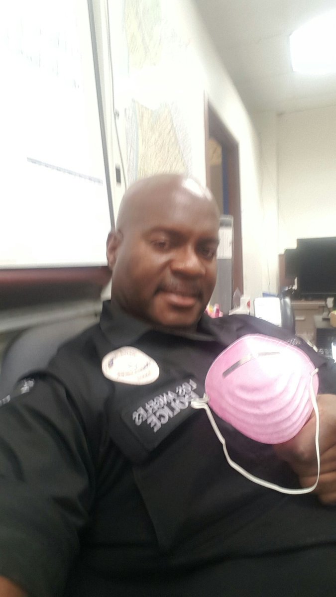 DeonLapd's tweet photo. A Skid Row friend of mine was worried about my safety at I was parked on Main Street. So she gave me a brand new pink mask in case my N95 wears down. COVID19 is bringing out the best in many. Thank you ma'am. https://t.co/kNufoQVS9i