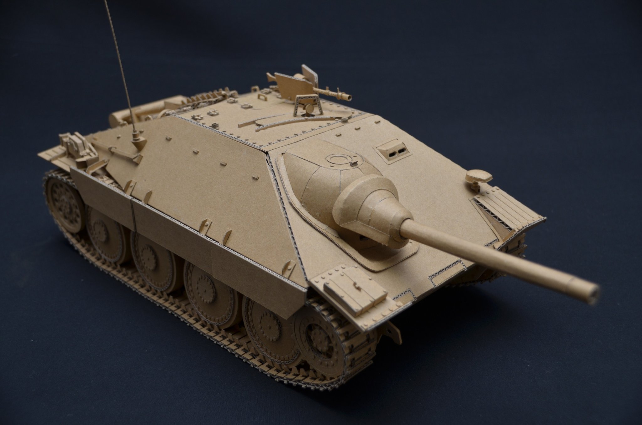 濃いm ダンボールで駆逐戦車38 T ヘッツァーを作りました Jagdpanzer 38 T Hetzer スケール1 15 車体長32cm 主砲とサスペンションのみ可動 起動輪 遊動輪は固定 製作期間3 5ヶ月です ダンボール工作 ダンボール戦車 ガルパン T Co 濃いm ダンボールで駆逐戦車38 T ヘッツァーを作りました Jagdpanzer 38 T Hetzer スケール1 15 車体長32cm 主砲とサスペンションのみ可動 起動輪 遊動輪は固定 製作期間3 5ヶ月です ダンボール工作 ダンボール戦車 ガルパン T Co