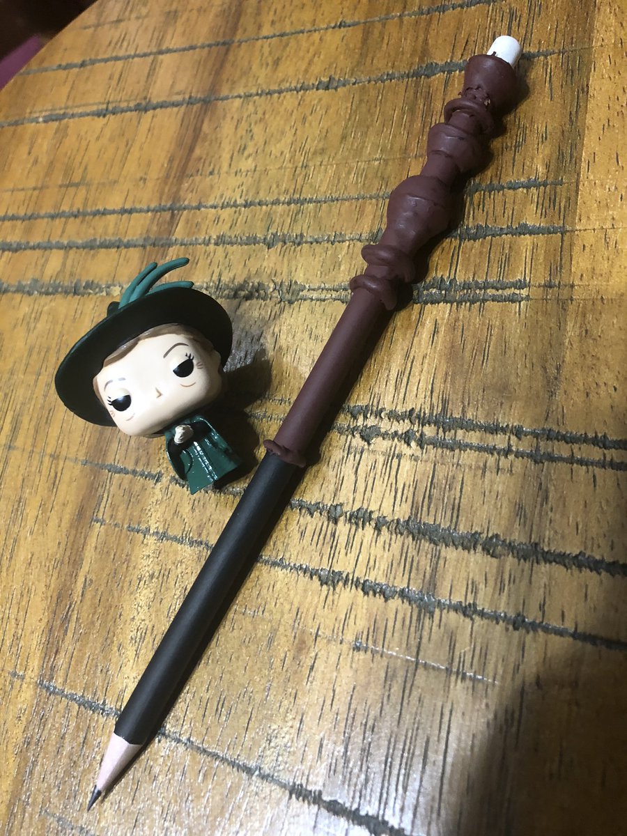 TalonsTeaCast's tweet image. Who wants to learn how to make this awesome Mcgonagall Wand Pencil? Follow us and keep an eye out for our YouTube debut! #podcast #harrypotter #hogwarts #potterhead #slytherin #ravenclaw #gryffindor #hufflepuff #hp #jkrowling #wizardingworld #art #arts #crafts #crafturday #wands