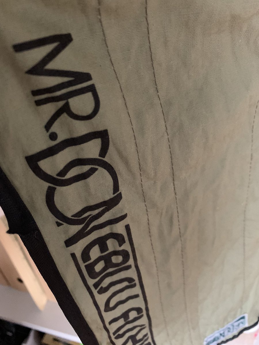 bassbug777's tweet photo. しょうがないから釣り道具を整理してたら、昔、バイクで釣りに行ってた時のパックロッドが出てきた。MR.DON。懐かしー😎

竿袋がなんだか臭かったので選択した笑 https://t.co/qMXrOZSB8O