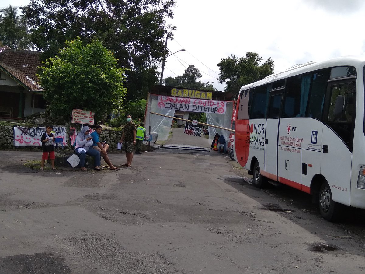 dhenpaywiguno's tweet photo. Aksi donor darah di desa gabugan donokerto turi https://t.co/2wnznbSx15
