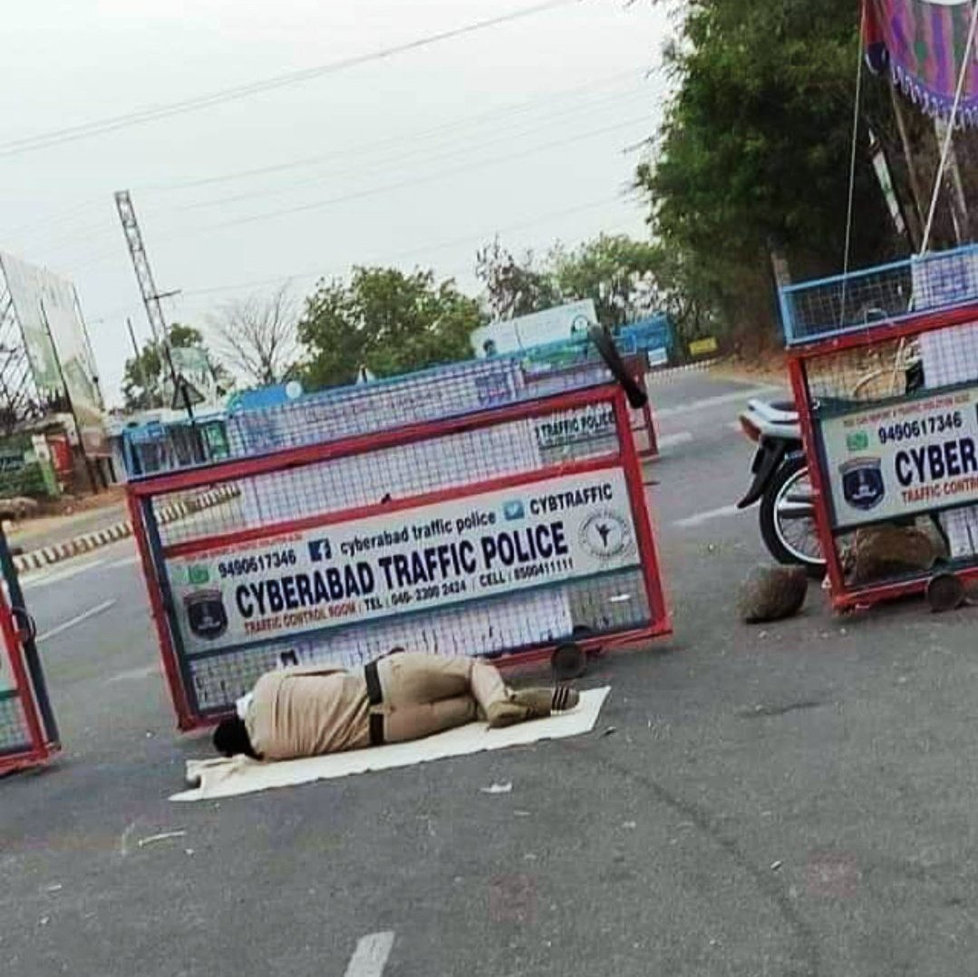 Ramesh_Gudivada's tweet photo. Pic of the Day 🙏
#RaiseAQuestion 🇮🇳
#coronavirus #coronaoutbreak #corona #WHO #WhoCanSave_The_World #CoronaVillains #policeactivity #CoronavirusOutbreak #CoronavirusOutbreakindia #Police
#policepositivity https://t.co/DL06H4m7hH