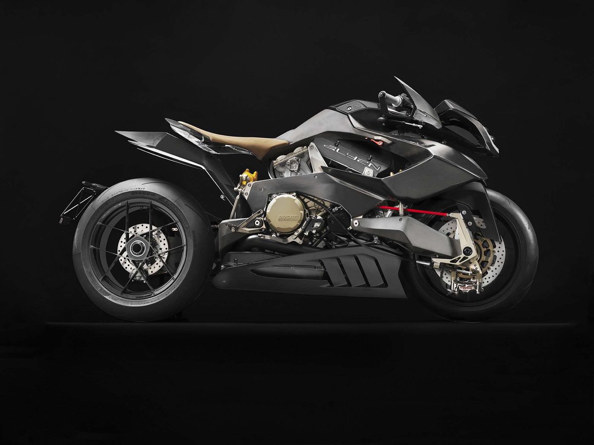 DHectoraragon's tweet photo. Vyrus Alyen la nueva propuesta de la marca italiana, como traída de otro mundo integra el motor Ducati 1299-Superquadro con 205hp. @Vyrus_Moto @DLGMOTOART @Revista_Moto https://t.co/iybXQoxs2w