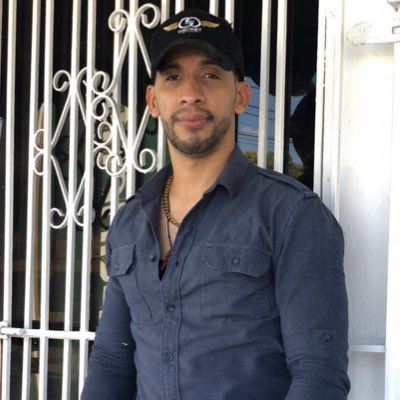 jouma3's tweet photo. #NuevaFotoDePerfil https://t.co/AuF4FMdDz9