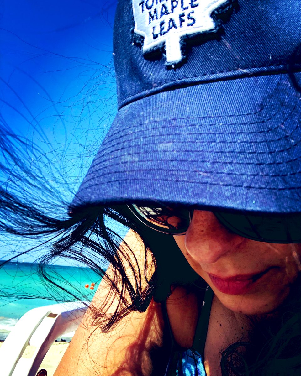 TMLGAL's tweet photo. Pic #2 of paradise! #cuba #mojitomami #representin #Leafs π https://t.co/TWtABX9yKl
