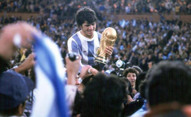 "Pelé was more intelligent than Maradona as a player, he understood football much better" - Daniel Passarella (Argentina World Cup winning Captain)