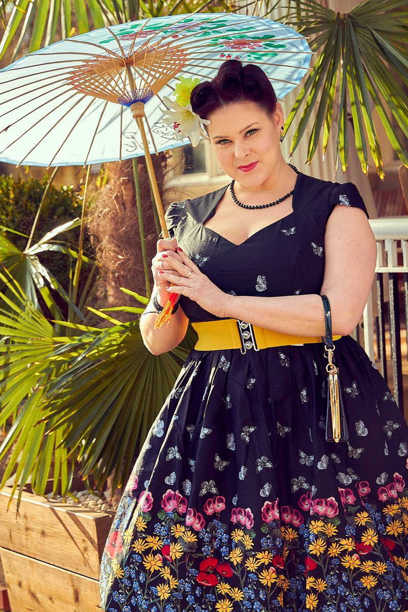Sunny Hair and Makeup! 🌞✨

Model - Lisa Ivins 
Styled by @BohemianFinds 
Photography - @fotopositief 

#vintage #vintagehair #vintagemakeup #hair #makeup #pincurls #1950s #pinup #hellbunny #photoshoot #bohemianfinds #thepowderpuffparlour #northampton