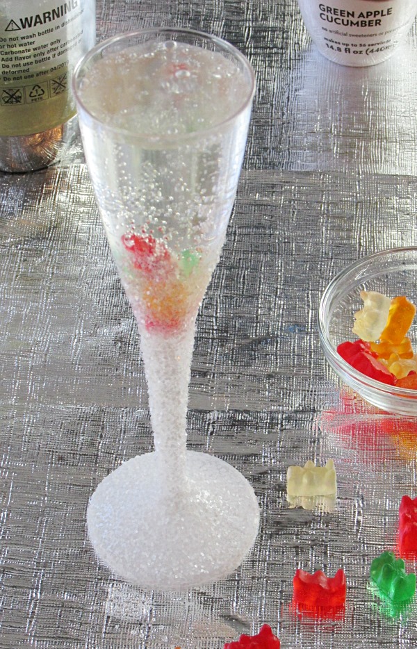 deissofficial's tweet photo. 🍹 Fizzy Party Drinks for Kids 🍒 — https://t.co/Xz0JRQLsOZ⭐ #cooking #delicious #food #recipe https://t.co/rwlJD0EfhE