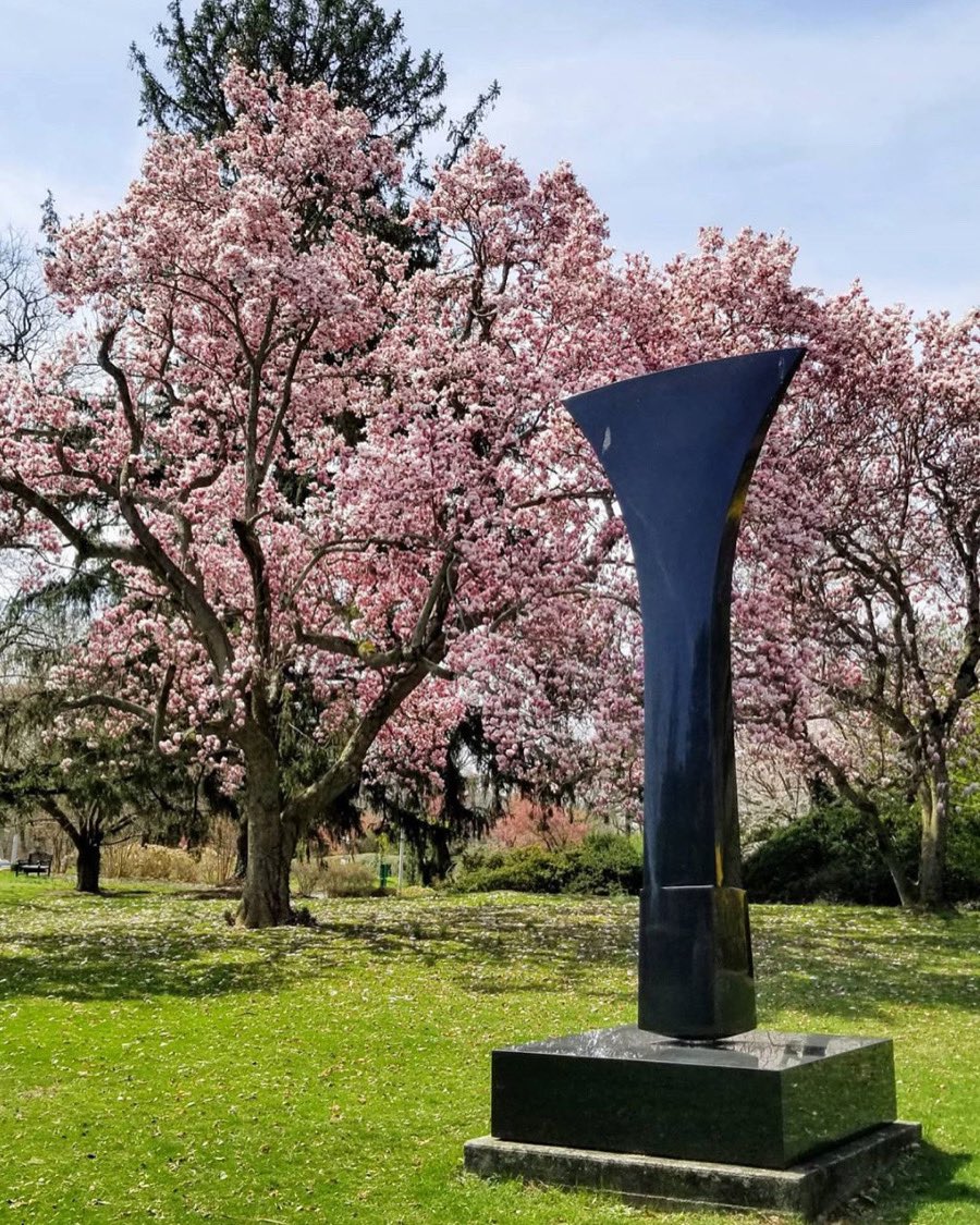 AmericanaShops's tweet photo. Explore Our Community 🌿 Take a virtual tour of the Nassau County Museum of Art and the Cradle of Aviation Museum. Get some fresh air with a walk through the NCMA sculpture garden and Planting Fields Arboretum. (Of course, please practice social distancing) #AmericanaManhasset https://t.co/We1LFIxS5E