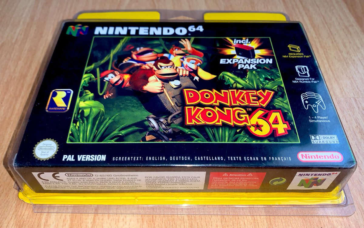 Donkey Kong 64 (N64, 1999) Mon seul jeu Nintendo 64 encore neuf sous blister, obtenu dans un échange assez fou en 2007 (je vous en épargnerai les détails). Un peu abîmé / craquelé dans un coin, mais il demeure neuf jamais ouvert.Il va de soi que c’est une pièce très RARE 