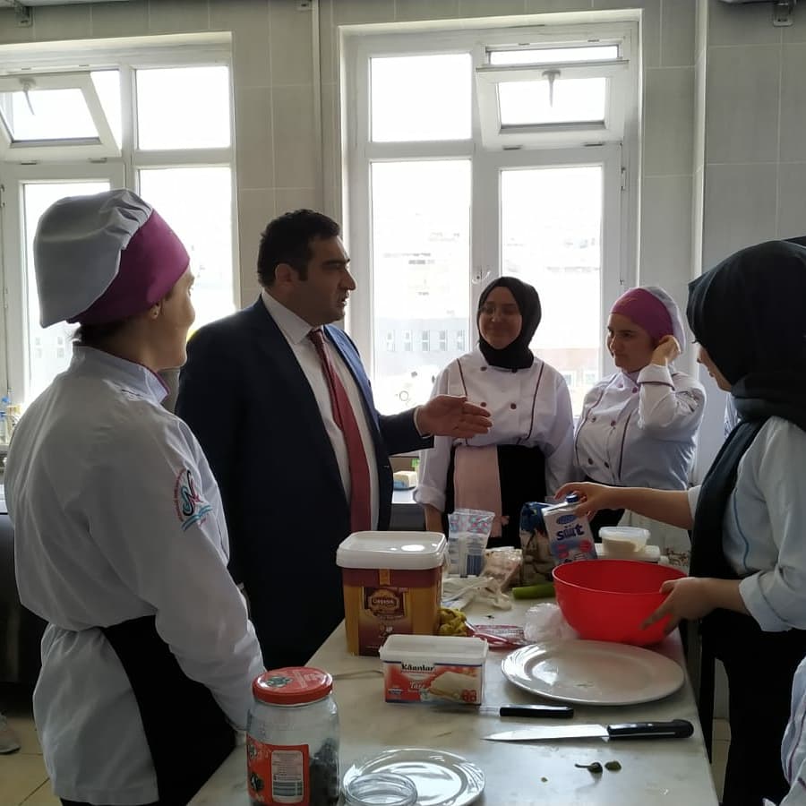 Milli eğitim, milli üretim!
Güçlü mesleki eğitim, güçlüTürkiye!
#karagündostumeslekieğitim 
<a href="/tcmeb/">Millî Eğitim Bakanlığı</a> <a href="/ziyaselcuk/">Ziya Selçuk</a> <a href="/istanbulilmem/">İstanbul İl Millî Eğitim Müdürlüğü</a> <a href="/memleventyazici/">Levent Yazıcı</a> @serkangur_ist <a href="/istanbul_MTE/">İstanbul Mesleki ve Teknik Eğitim</a> <a href="/sultangazimem1/">Sultangazi İlçe Millî Eğitim Müdürlüğü</a> <a href="/2525Ibrahim/">İbrahim Çulfaoğlu</a> <a href="/nalanyuksel19/">Nalan Yüksel</a>