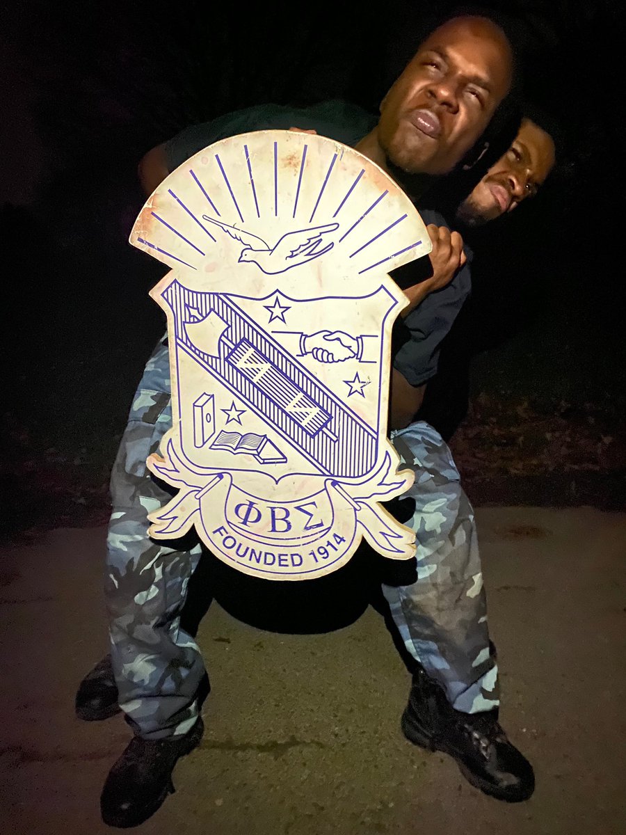 PBSTheta_Xi's tweet photo. Yesssiiirrr they’re free!!! Congratulations to Spring 2020: Dead or Alive.
#1 - Devonte Parker - NIGHTWALKER
#2 - Marques Palmer - HEADΣHOT
Show these neos some love!! The future is BLU 🔵⚪️🤘🏿 #SIGMACUSE https://t.co/gikOZEp4fC