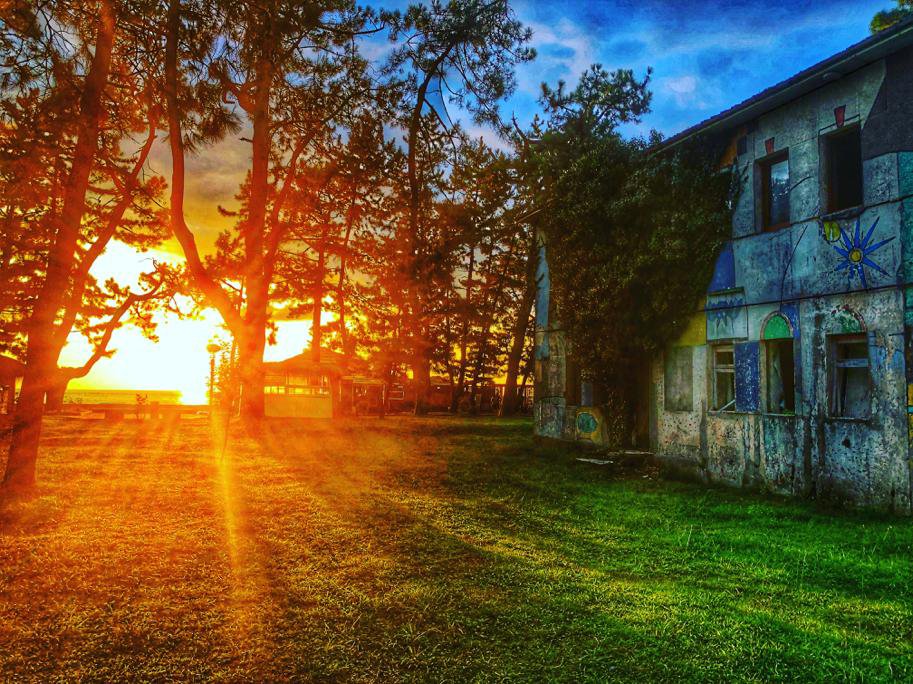 College of Europe in Natolin tweet media