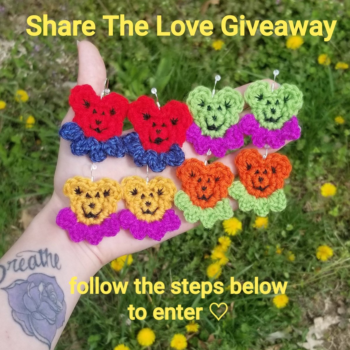 _KnottyHooker's tweet photo. Last day to enter my giveaway on Instagram! Win a pair for you &amp; a pair for a friend! .925 sterling silver earrings ⚡💀🌹
Ends at 8pm cst tonight! 
Follow the link below!
#deadhead #gratefulgiveaway #gratefuldead #gdf #nfa #giveaway #dancingbears 

https://t.co/g4OMoxMU9x https://t.co/0ApNcg9g75