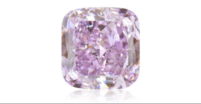 Extremely rare 3.37 carat purple diamond was discovered in South Africa and was named Purple Orchid, after the delicate tropical bloom.
#coloureddiamond #diamond #gia #discoverdiamonds #diamondeducation #purplediamond #rarediamond #jewellerynews #purpleorchiddiamond #rarediamonds