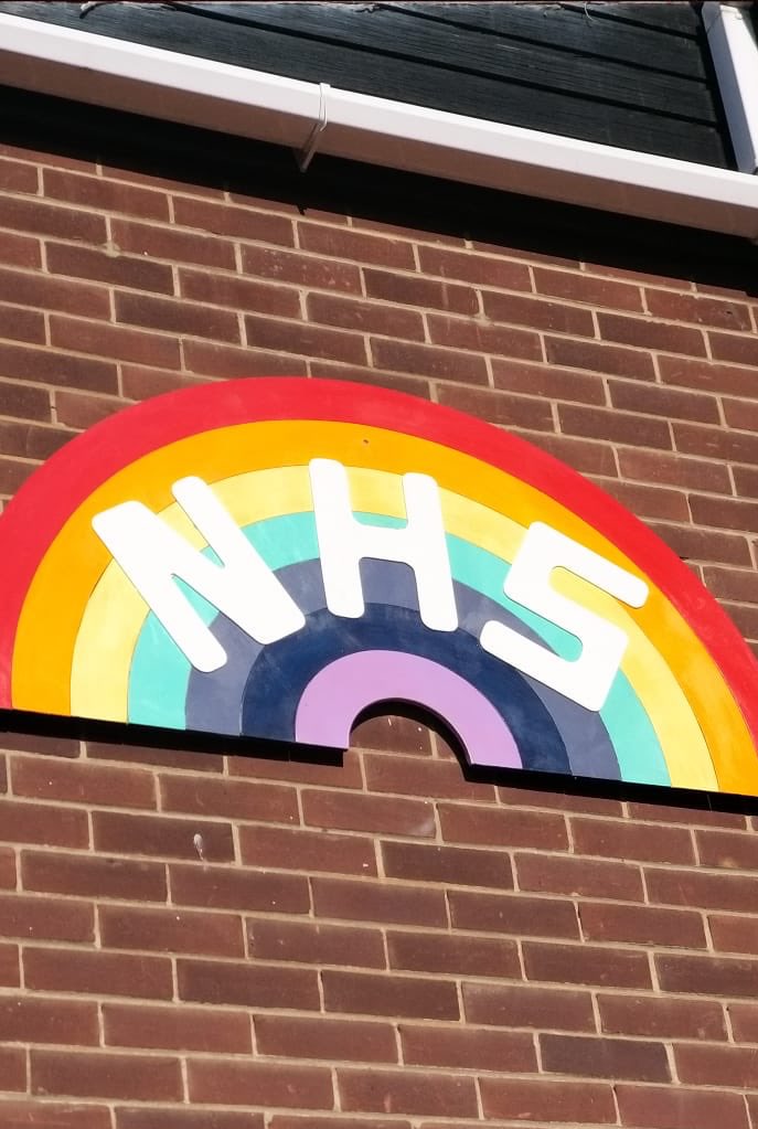 StephLouise86's tweet photo. My papas wonderful creation👏🏻🌈💙 #NHSCovidHeroes #StayHomeSaveLives #ThankYou #NHS  from our home to your stay safe everyone 😘 https://t.co/PYBBbbdGzY