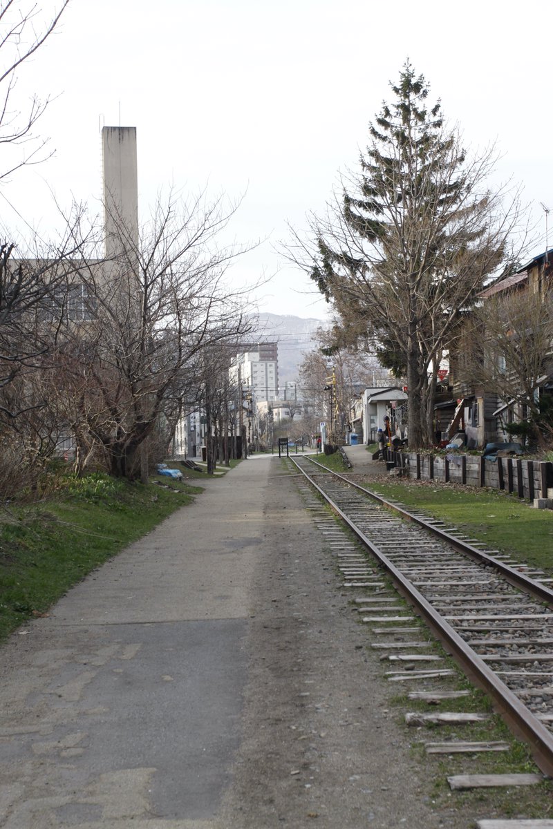 quzillayama's tweet image. こんばんは！おたる！

（地元の方にとっては）なんの変哲もない町の風景写真をアップしておきます。
相変わらず色内駅近辺をうろついています。

#小樽よいとこ #小樽酔いとこ