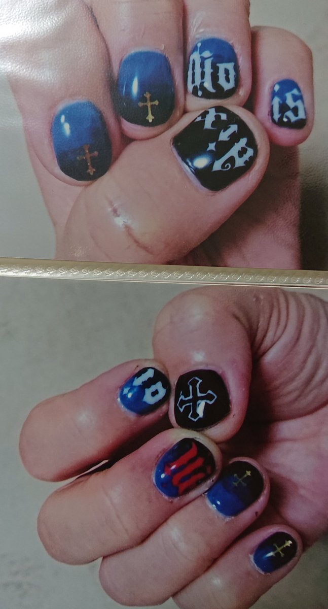 ヨル O O 全部手が荒れまくりですみません 1 Moidixmoisライブ参戦ネイル ジェル 2 暗殺教室ネイル ジェル 3 カナヘイさんネイル マニキュア 4 初音ミク どっちか忘れた 音符はメルトのサビの楽譜になってるのがポイント ねこあつめ マニキュア