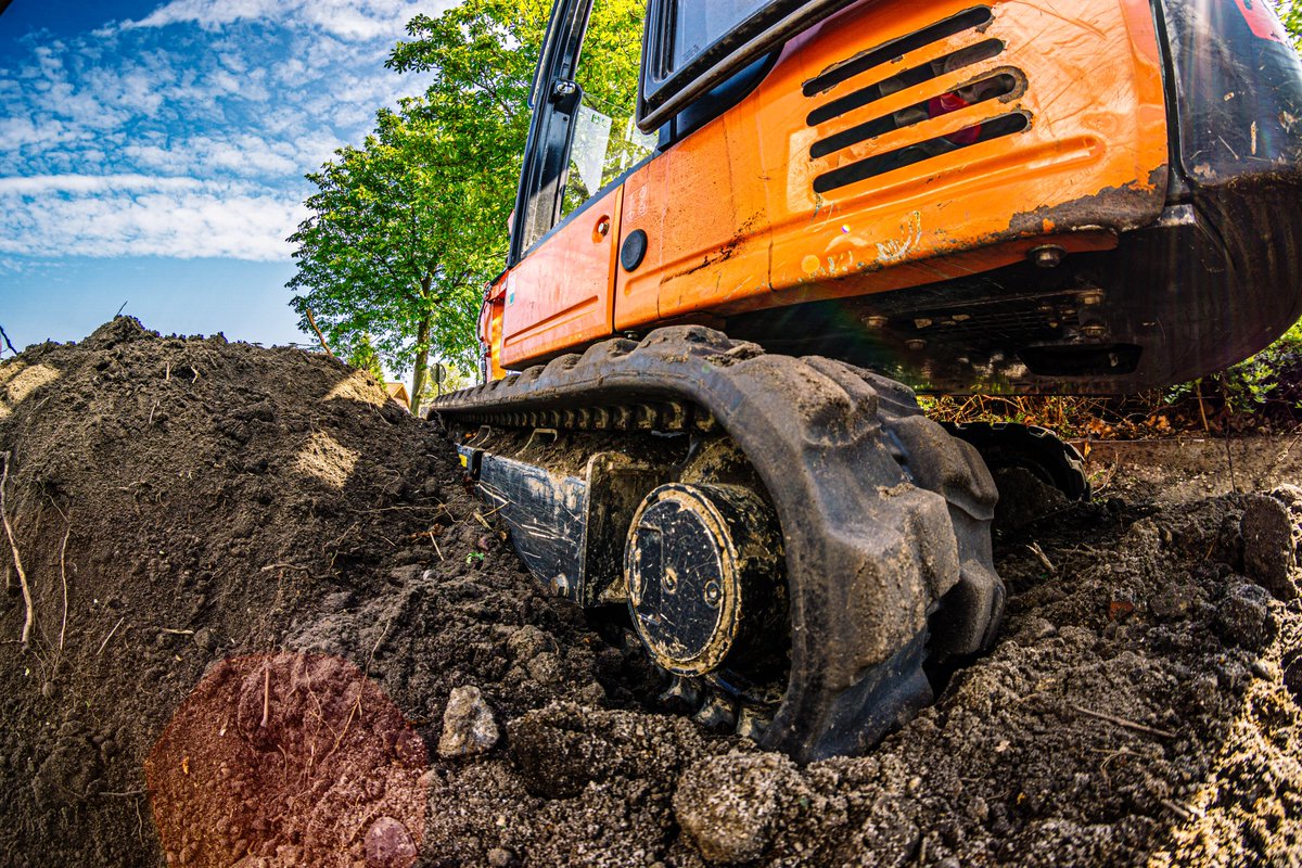 ChaoShadowDE's tweet photo. Was war des nur für ein geiles #Wetter die Woche ;) Da macht des arbeiten doch glatt Spaß :) #baustelle #hitachi #kramer #kramerallrad #5035 #bagger #paderborn https://t.co/COhmV8fZWi