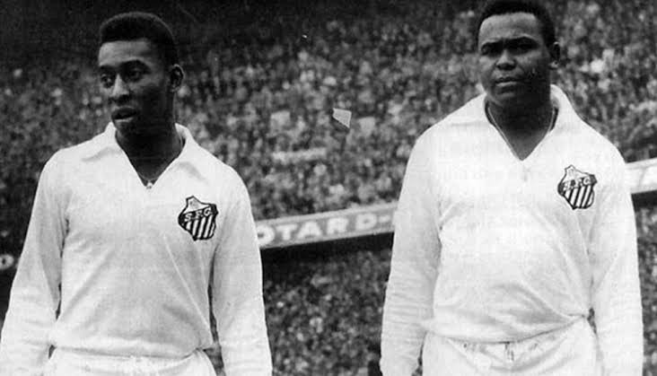 Pelé played in just 3 editions. Scoring 17 goals in 15 games. He won in 1962 & 1963 and in 1964 Santos lost in the semi but Pelé would still finish at top goalscorer. The Santos board thought it better commercially to tour the a world rather than play in the Copa Libertadores.