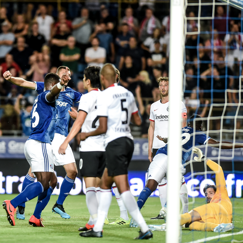 RCSA's tweet image. 🗳️ #RacingStory I Votre choix est fait ! Vous avez choisi de (re)voir le barrage aller d&apos;@EuropaLeague entre le Racing et @Eintracht ⚽️

📺 #RCSASGE I Restez connectés ! Prise d&apos;antenne à 20h30 ce soir !