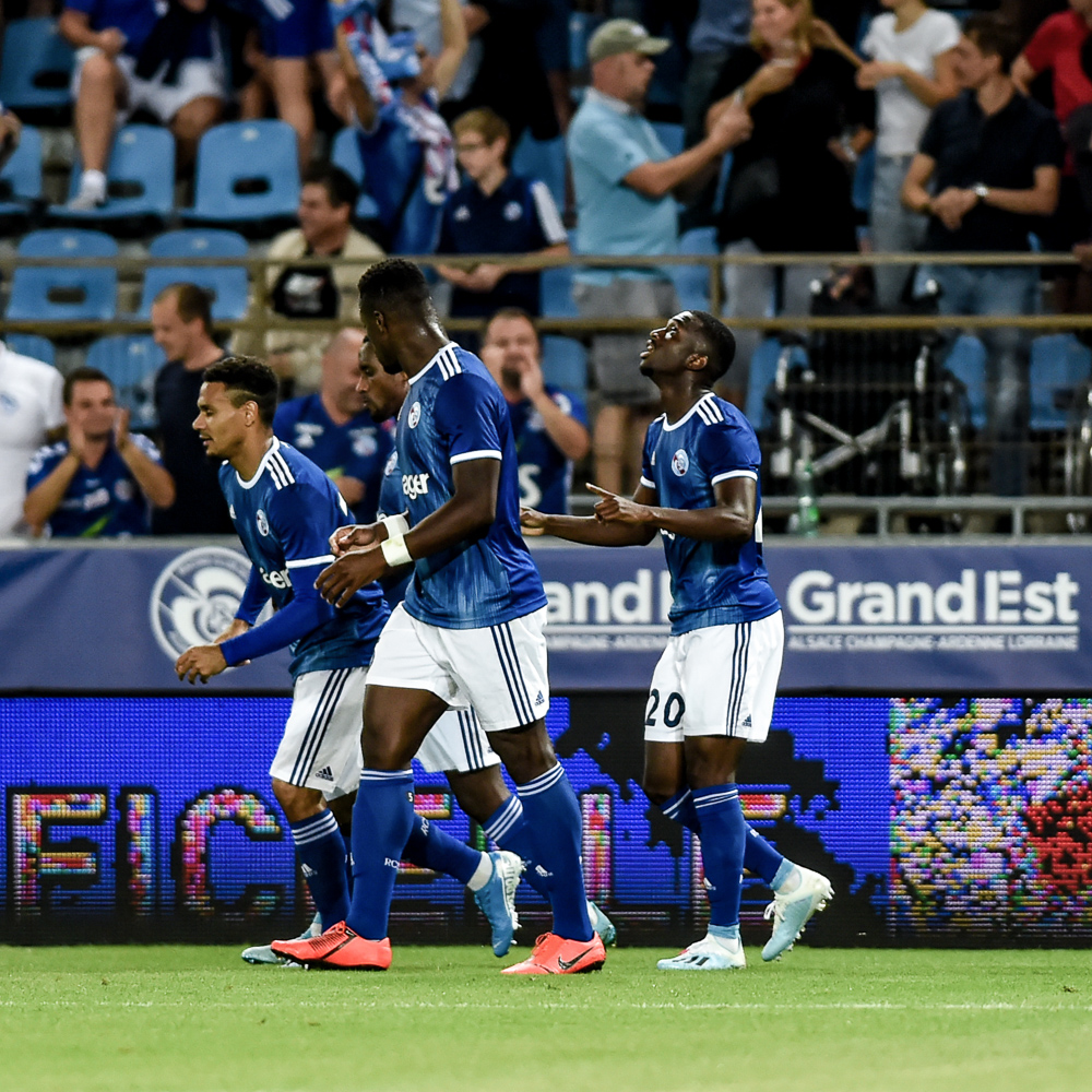 RCSA's tweet image. 🗳️ #RacingStory I Votre choix est fait ! Vous avez choisi de (re)voir le barrage aller d&apos;@EuropaLeague entre le Racing et @Eintracht ⚽️

📺 #RCSASGE I Restez connectés ! Prise d&apos;antenne à 20h30 ce soir !