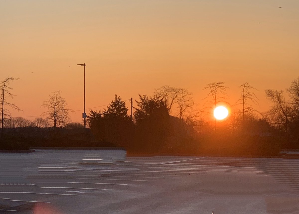 InspiredBeauty6's tweet photo. Sunday Morning Sunrise☀️.  Have a Beautiful Day.  Do something for You!! 

#inspiringselfcarewithnicole #sundaymorning #sunrise #beautifulday #takecareofyou #sundayfunday #fun #laughs #relax #dosomethingforyou #love #besafeandhealthy #covid #enjoyeachday #socialdistancing https://t.co/BsscMHiQEv