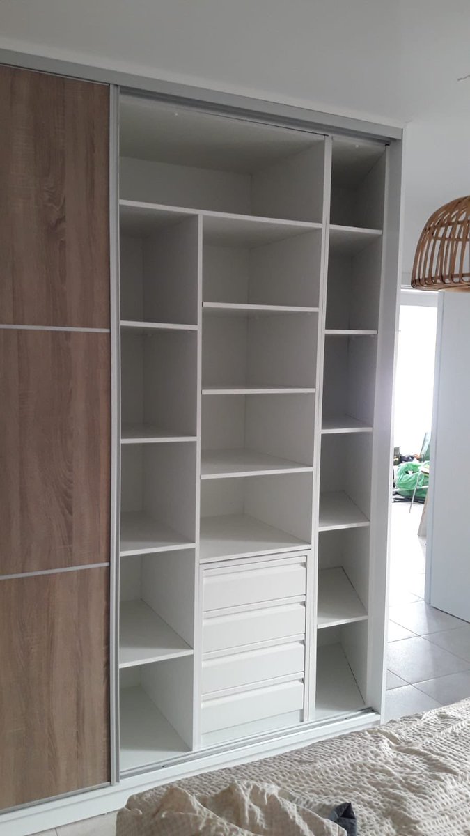 RdeRachell's tweet photo. Mi padre es autónomo y es carpintero. Obviamente esta situación no le viene nada bien así que os voy a dejar alguno de sus trabajos por si necesitan próximamente algún arreglo o cualquier cosa: 

Para cualquier info podéis hablarme y si no, pues al menos compartir 🙏🏽 https://t.co/XfUHwsPclx