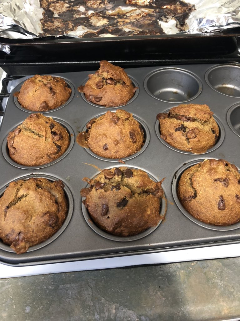 harrietjmx's tweet photo. @FBA_SixthForm decided to make some banana, walnut and chocolate muffins for my breakfasts next week! Top tip, if you don’t have flour you can blend up oats to make flour which is what I had to do! 😋 #FBA6thformstayathomechallenge https://t.co/ODthiu8c5I